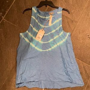 True Craft large tank style top NWT